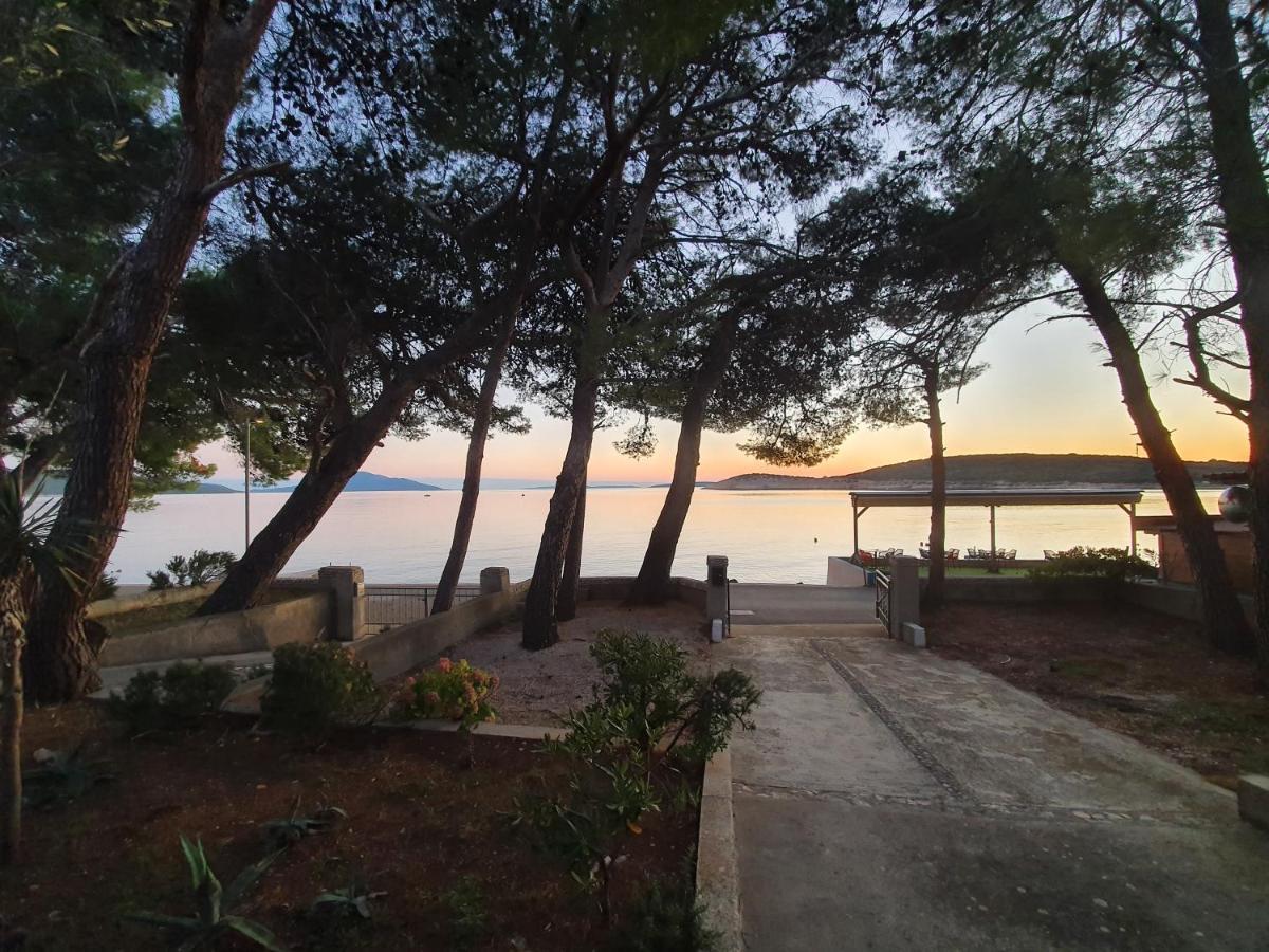 Sidus Maris, Spacious Seaside Apartment With Free Parking Мартиншчіца Екстер'єр фото